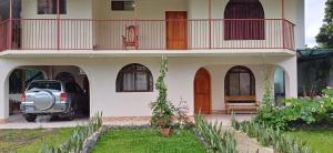 Κήπος έξω από το Alinas House