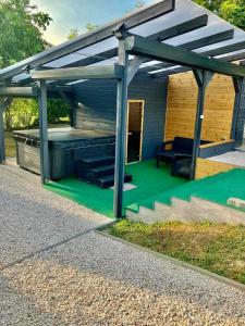 Forrás Vendégház Maconka室外花園