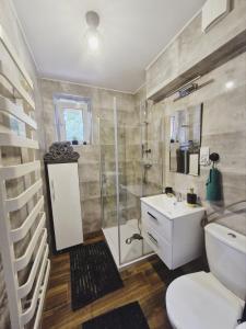 Ένα μπάνιο στο Szmaragd +8 φωτογραφίες