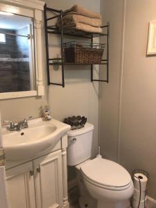 Ένα μπάνιο στο Shell Point Retreat Golf Cart included