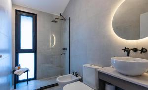 Ένα μπάνιο στο Utaka Cabañas y Apartamentos +59 φωτογραφίες