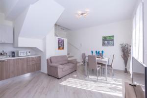 A kitchen or kitchenette at Serena 2 Amazing Sea View - Happy Rentals