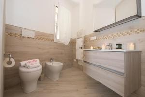 A bathroom at Serena 2 Amazing Sea View - Happy Rentals
