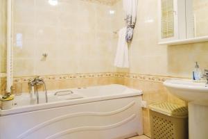 Koupelna v ubytování Chalet Primus Near Soča Gorge - Happy Rentals