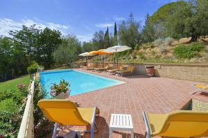 The swimming pool at or close to Casale Vittoria - Happy Rentals