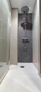 Un baño de City Center Design House