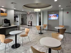 TV a/nebo společenská místnost v ubytování Motel 6-Weslaco, TX