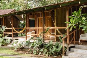 Κήπος έξω από το Mawamba Lodge