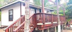 Rõdu või terrass majutusasutuses Coconut Tree West Bay