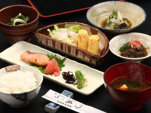 傳統日式旅館或附近的食物