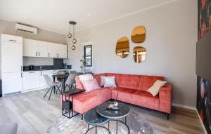 Η κουζίνα ή μικρή κουζίνα στο 2 Bedroom Gorgeous Home In Voorthuizen