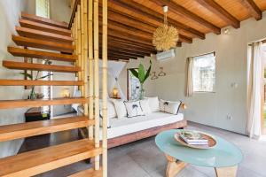 Χώρος καθιστικού στο Acacia Bungalows Bingin +23 φωτογραφίες