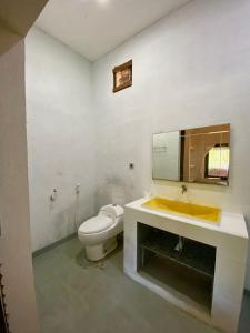 Koupelna v ubytování Lazy Inn Kuta Lombok