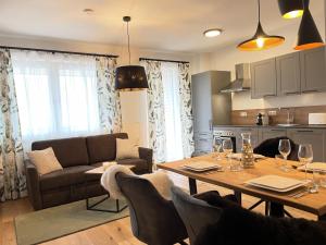 Kuhinja ili čajna kuhinja u objektu Local View Apartment - by myNests