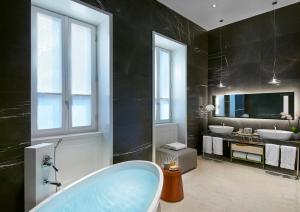 Koupelna v ubytování Mandarin Oriental, Milan