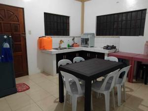Gallery image of Estrelle Orange House - Backpackers Hub in Puerto Princesa City