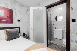 Kopalnica v nastanitvi ND Hotel + 30 fotografij