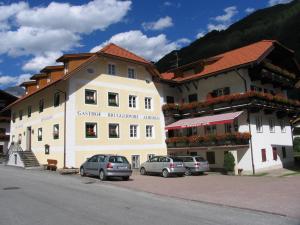 Nespecifikovaný výhled na hory nebo výhled na hory při pohledu z hotelu