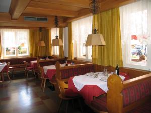 En restaurant eller et andet spisested på Hotel Bruggerwirt