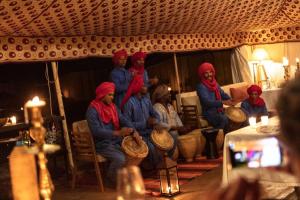 Hosté ubytování Sahara Luxury Camp