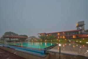 Bazén v ubytování Bliss Nirvana Resort, Lonavala nebo v jeho okolí