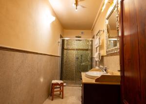 Vannituba majutusasutuses Torciano Hotel Wine & Winery, Tuscany