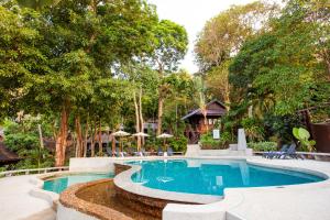 Бассейн в Baan Krating Phuket Resort -SHA Plus или поблизости