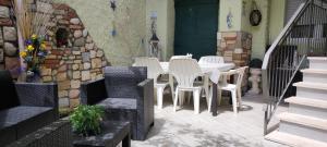 A seating area at Casa Cristina - Vista Lago