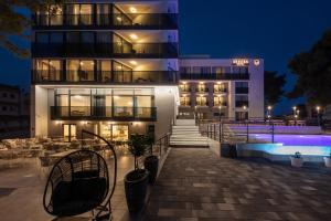 Бассейн в SeeSea Hotel или поблизости