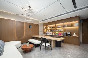 启东文峰大世界人民西路亚朵酒店的咖啡和沏茶工具
