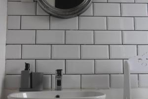 The Urban Hub in Block 5 tesisinde bir banyo