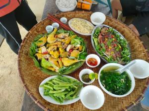 ハザンにあるDồn Dao Homestayの食器