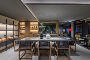 Η κουζίνα ή μικρή κουζίνα στο Evanik Chic Hotel