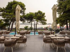 Бассейн в SeeSea Hotel или поблизости