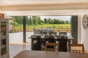 Imagine din galeria proprietății April Cottage - Luxury Country Bolthole în Grantham