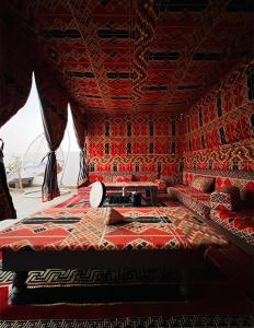 Uma área de estar em Elite Residence Dahab