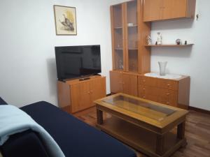 Una televisión o centro de entretenimiento en Paz da Brea