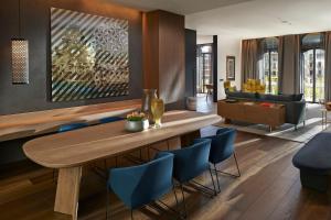 Posedenie v ubytovaní Mandarin Oriental, Barcelona