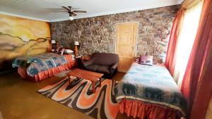 Katil atau katil-katil dalam bilik di The Shoe Guest House +87 gambar