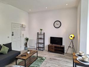 Et tv og/eller underholdning på Holiday Studio by the sea Studio 4