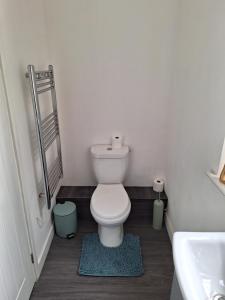 Et badeværelse på Holiday Studio by the sea Studio 4 + 2 billeder