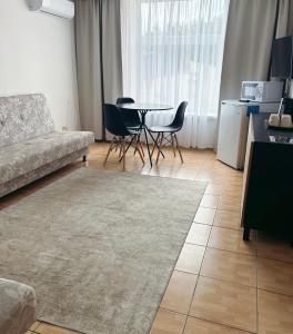 Posezení v ubytování KAUNO JACHTKLUBAS Baltosios Burės