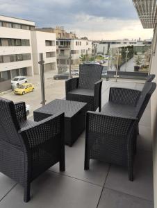 Balkón alebo terasa v ubytovaní Híd Köz Penthouses Apartman + 23 fotografií