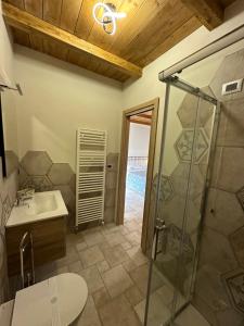 Koupelna v ubytování B&B Orto Pulcino + 18 fotografií