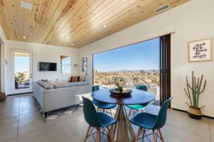 Μια τηλεόραση ή/και κέντρο ψυχαγωγίας στο The Gaslight By The Cohost Company