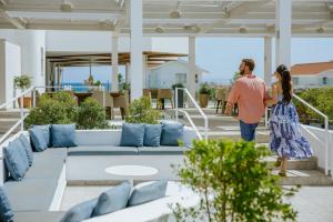Clients de l'établissement Lordos Beach Hotel & Spa