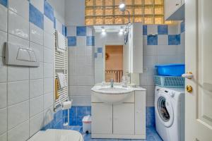 Kúpeľňa v ubytovaní Sunny House Spiagge e Ciclabile - Happy Rentals + 15 fotografií