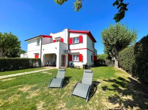 Zahrada ubytování Seafront duplex villas sea view and spacious gardens