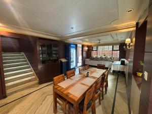 New Serkong House的休息区