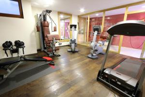 Fitness centrum a/nebo fitness zařízení v ubytování Hotel Condor